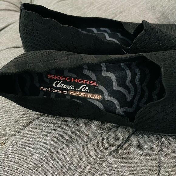 Skechers Classic Fit Memory Foam Slip On Size 9.5 - Picture 6 of 7